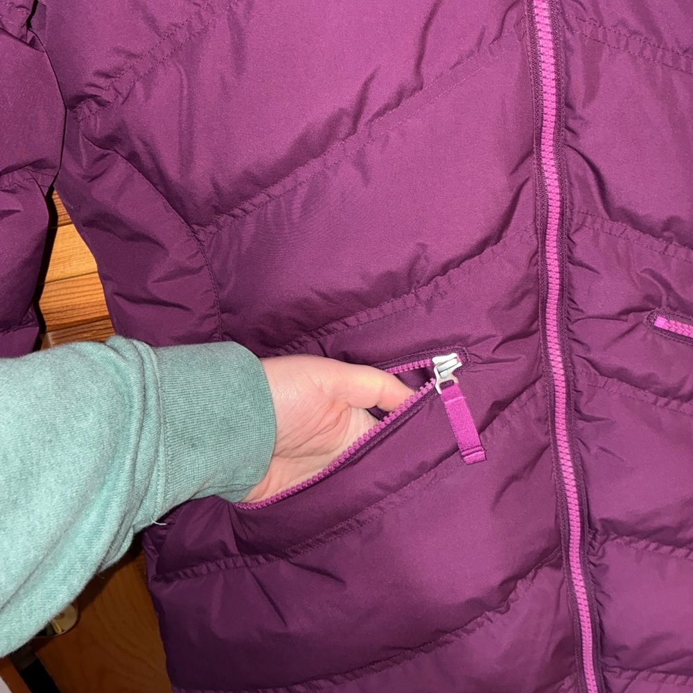 Marmot Val D’sere Down Jacket, 700 fill, magenta - womens size large - Picture 5 of 14